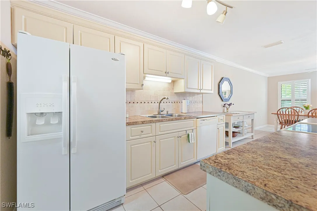 Fort Myers, Florida 33907, United States, 2 Bedrooms Bedrooms, ,2 BathroomsBathrooms,Residential,Active,159762