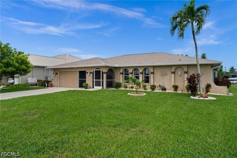 Tiny photo for 403 SE 28th Terrace, Cape Coral, FL 33904 (MLS # 2026039106)