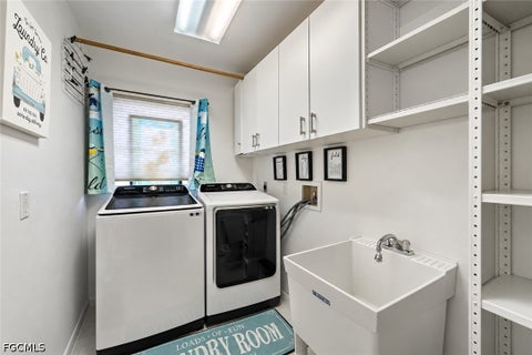Tiny photo for 403 SE 28th Terrace, Cape Coral, FL 33904 (MLS # 2026039106)