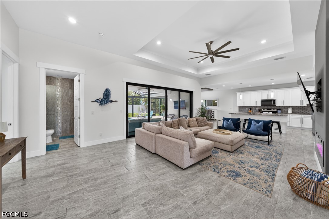 3833 SW 14th Place