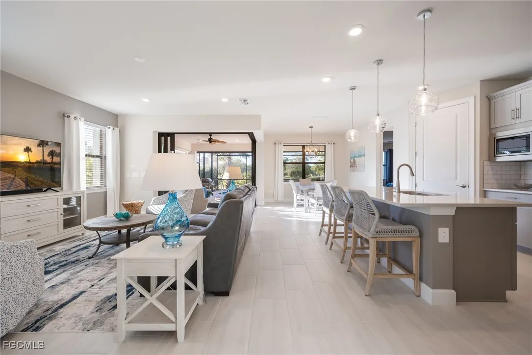 Alva, Florida 33920, United States, 3 Bedrooms Bedrooms, ,2 BathroomsBathrooms,Residential,Active,246366