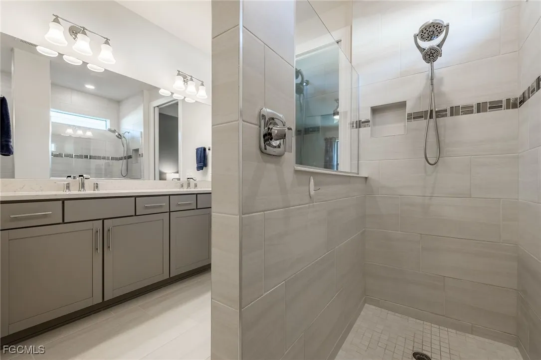 Alva, Florida 33920, United States, 3 Bedrooms Bedrooms, ,2 BathroomsBathrooms,Residential,Active,246366