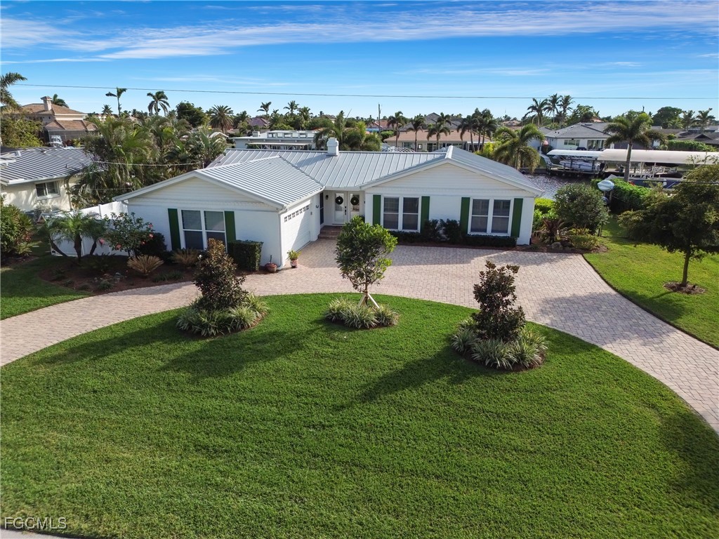 976 N Town And River Drive