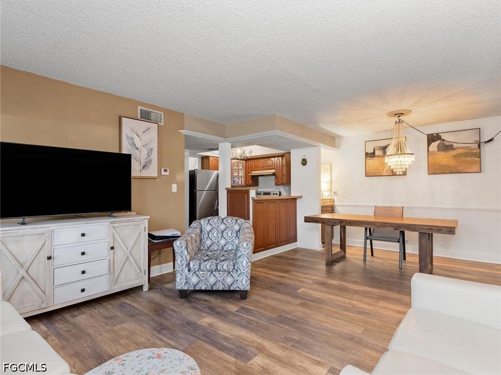 19505 Quesada Avenue OO-0107