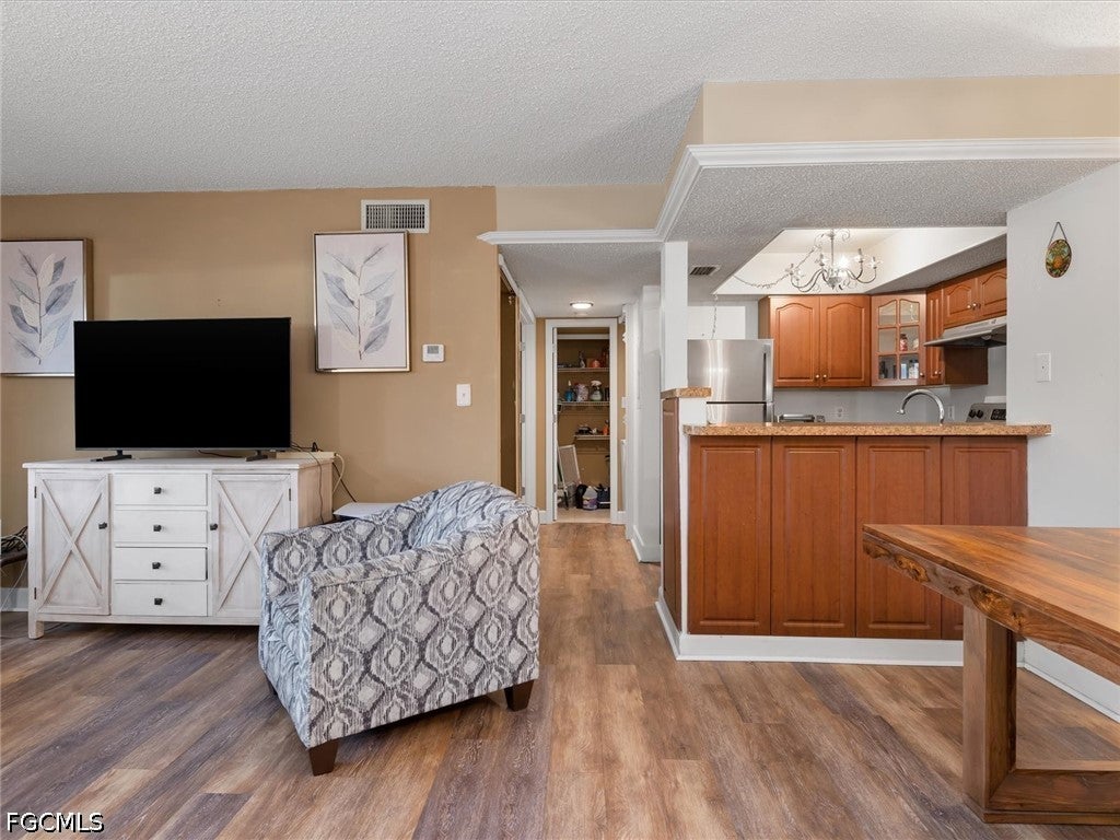 19505 Quesada Avenue OO-0107