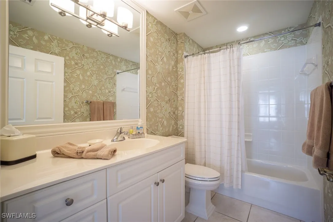 Naples, Florida 34102, United States, 3 Bedrooms Bedrooms, ,3 BathroomsBathrooms,Residential,Pending,138556