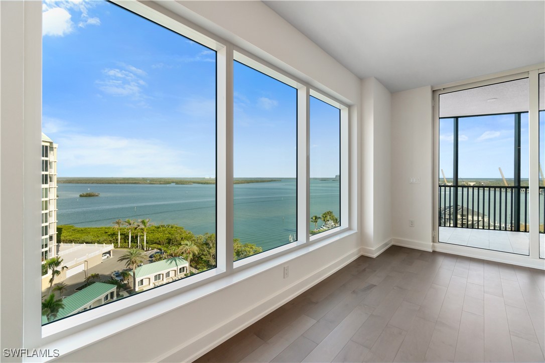 4142 Bay Beach Lane 901
