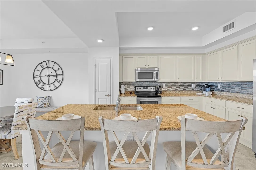 Fort Myers, Florida 33913, United States, 2 Bedrooms Bedrooms, ,2 BathroomsBathrooms,Residential,Active,8660