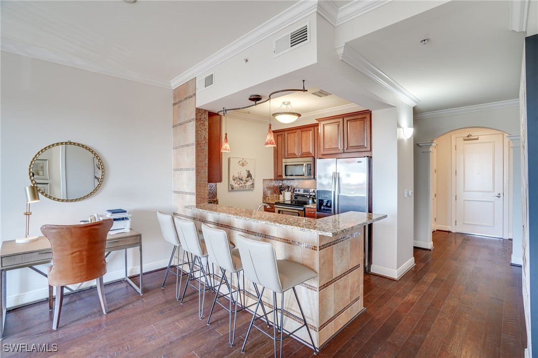 23161 Fashion Drive 311