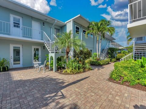 665 12th Avenue S 665 Naples FL 34102