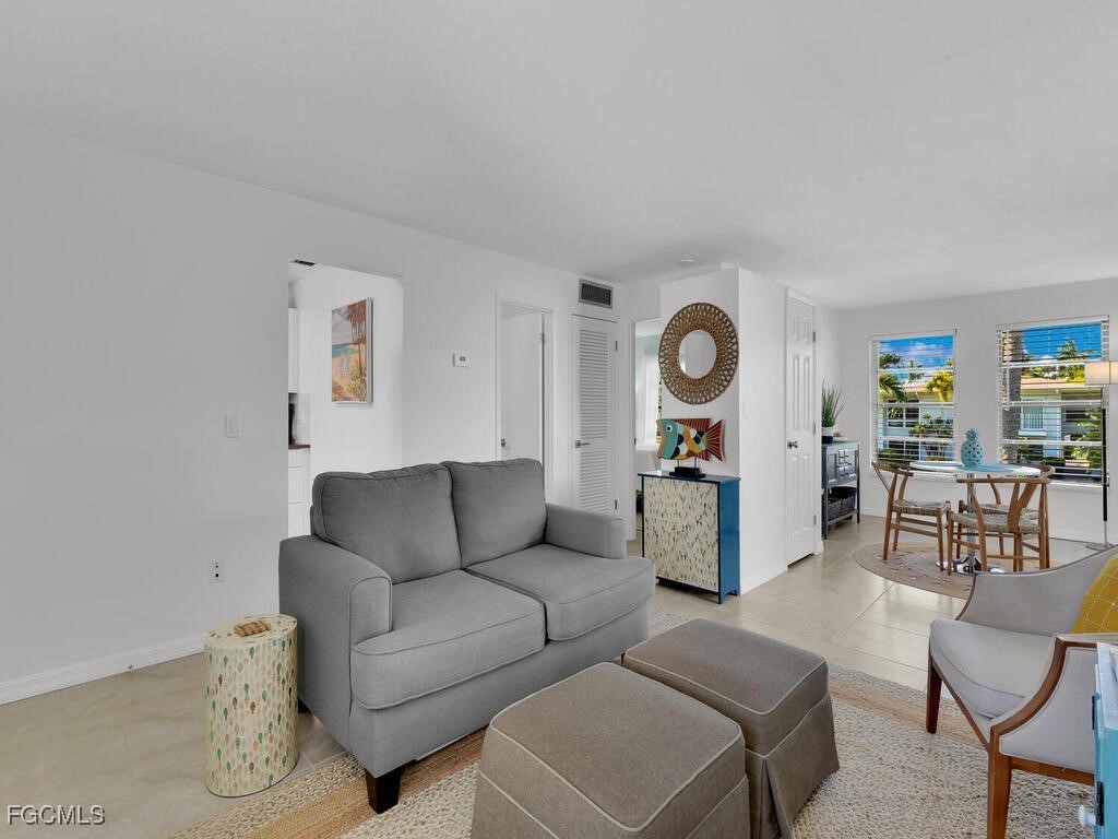 665 12th Avenue S 665