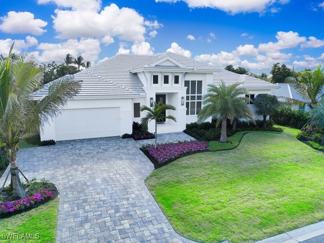696 Fountainhead Lane
