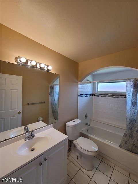 Tiny photo for 22 NE 13th Avenue, Cape Coral, FL 33909 (MLS # 2026019960)