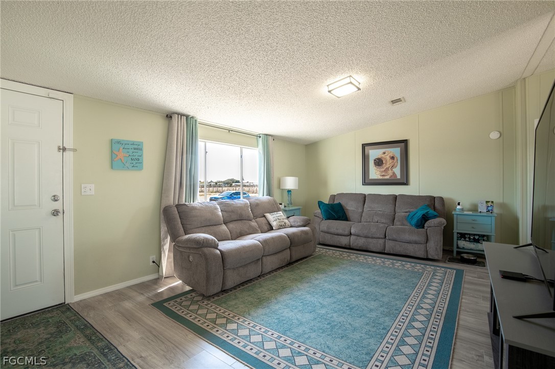 1572 Joshua Boulevard