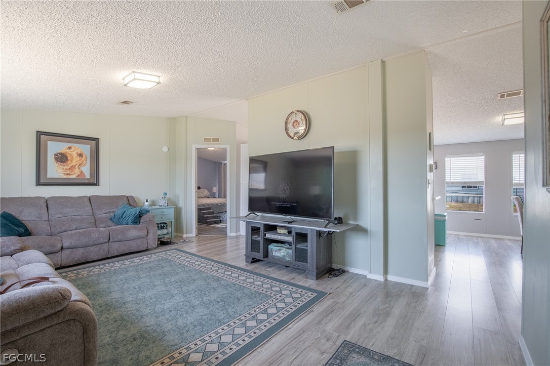 1572 Joshua Boulevard