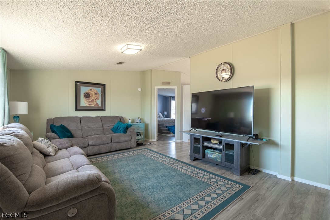 1572 Joshua Boulevard