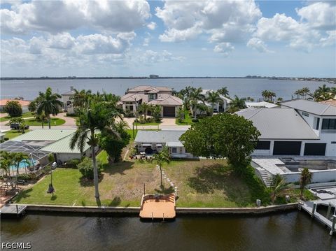 1649 Edith Esplanade Cape Coral FL 33904