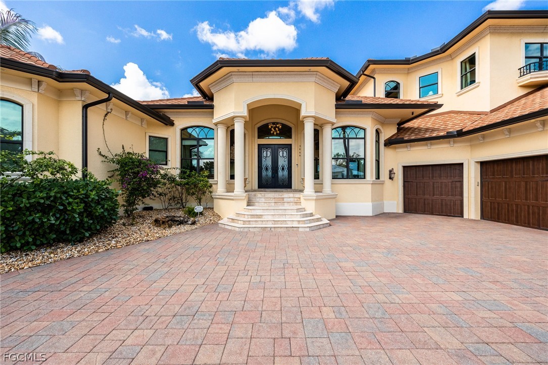 3944 W Riverside Drive