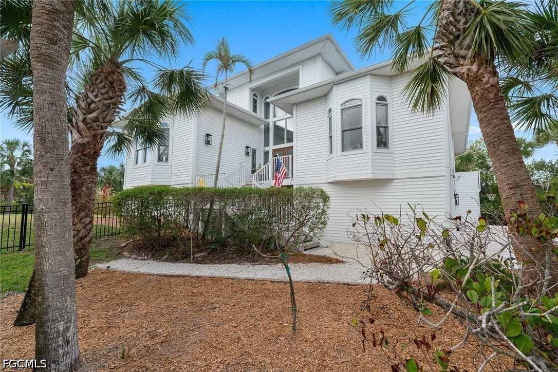660 Anchor Drive