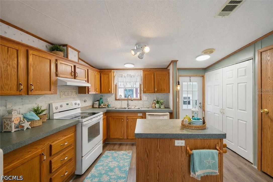 1000 Kings Highway 104
