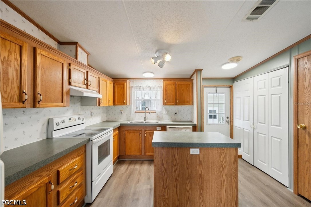 1000 Kings Highway 104