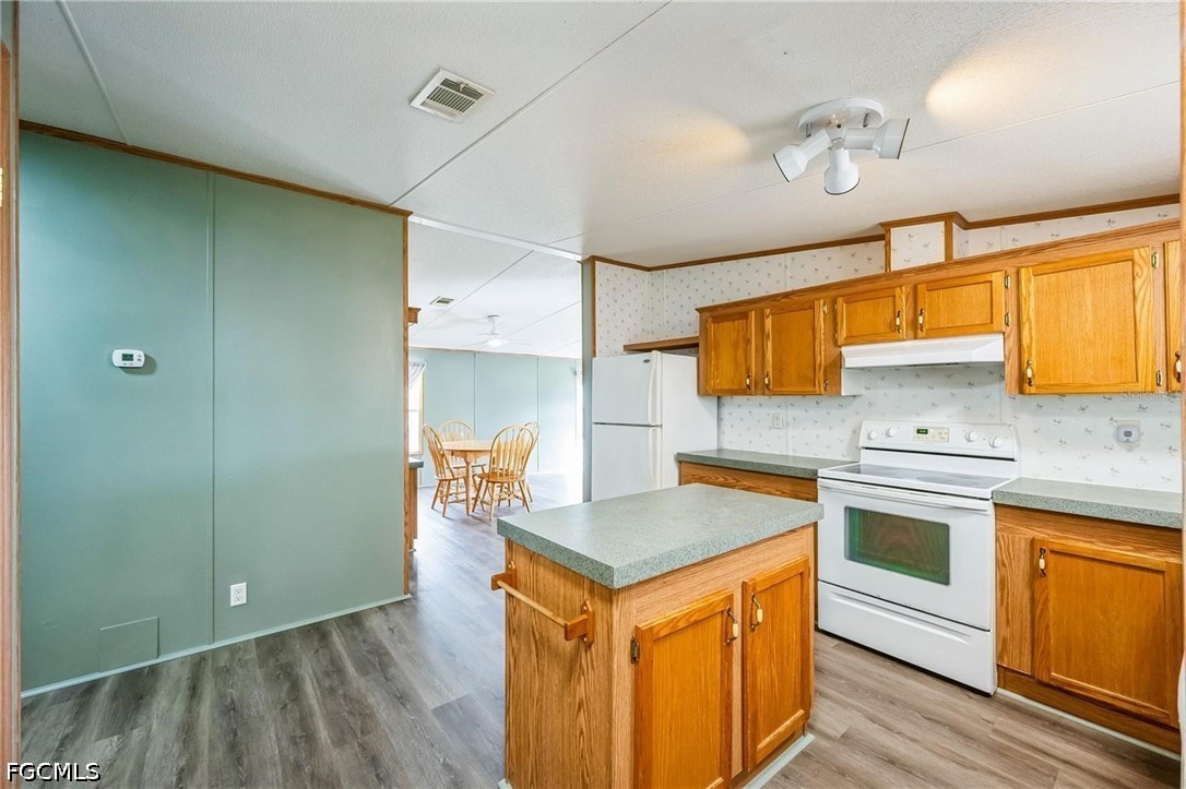 1000 Kings Highway 104