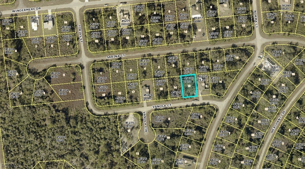 Aerial map of property and surrounding area featur