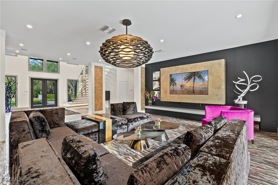 13792 Pine Villa Lane