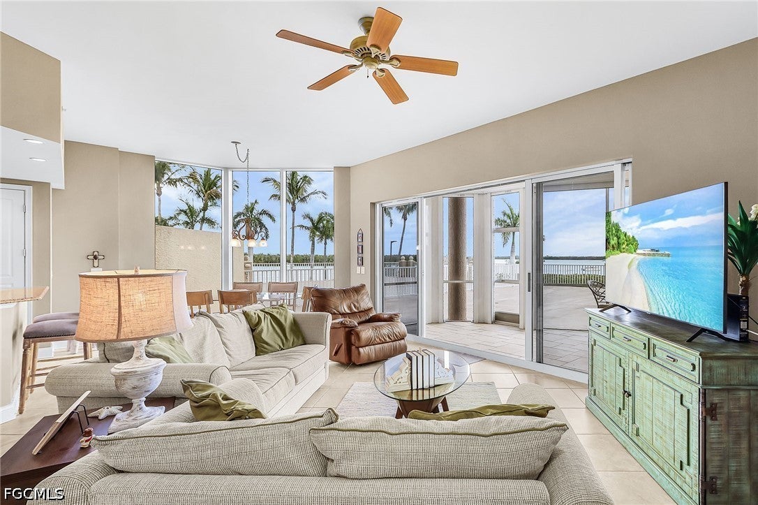 4137 Bay Beach Lane 522