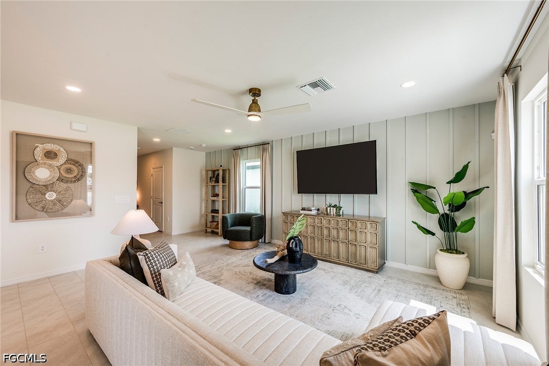 326 Lakeside Hideaway Lane