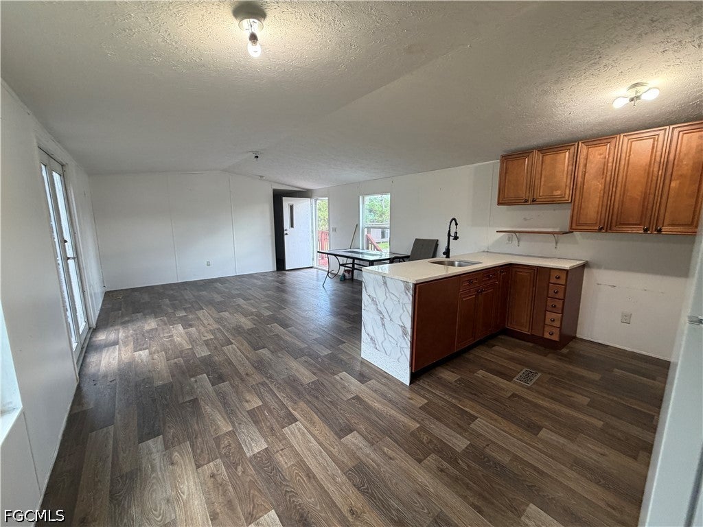 536 Montura Avenue