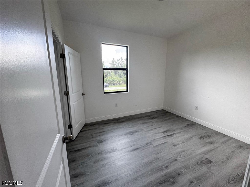 5004 Moon Lane