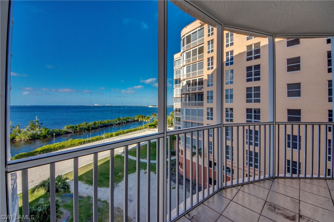 14250 Royal Harbour Court 613