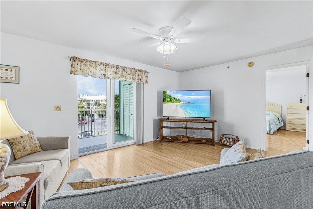 4591 Bay Beach Lane 393