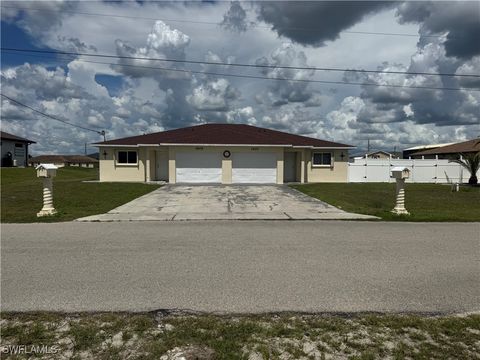 1905/1907 Gordon Avenue S Lehigh Acres FL 33973
