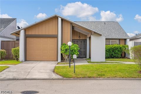Photo of 9712 Maplecrest Circle, Lehigh Acres, FL 33936 (MLS # 2026020412)