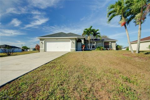 1310 NE 2nd Place Cape Coral FL 33909