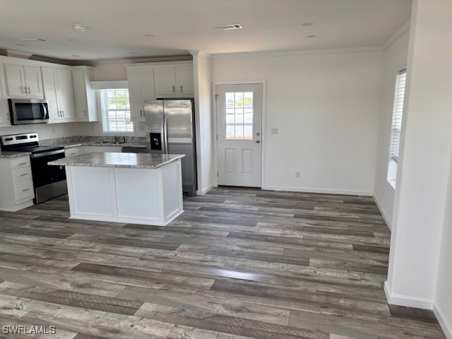 302 W Shoreland Drive