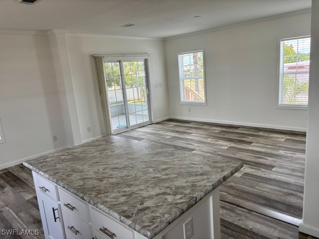 302 W Shoreland Drive