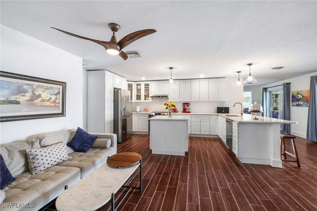 541 Bayside Drive
