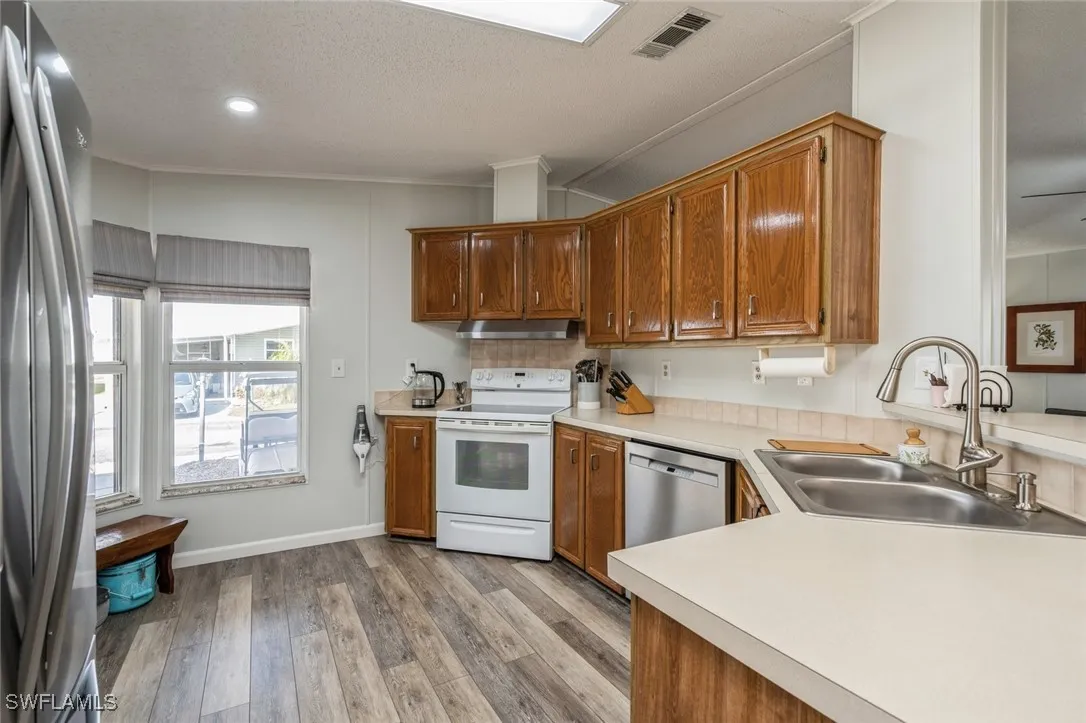 North Fort Myers, Florida 33903, United States, 2 Bedrooms Bedrooms, ,2 BathroomsBathrooms,Residential,Active,25503