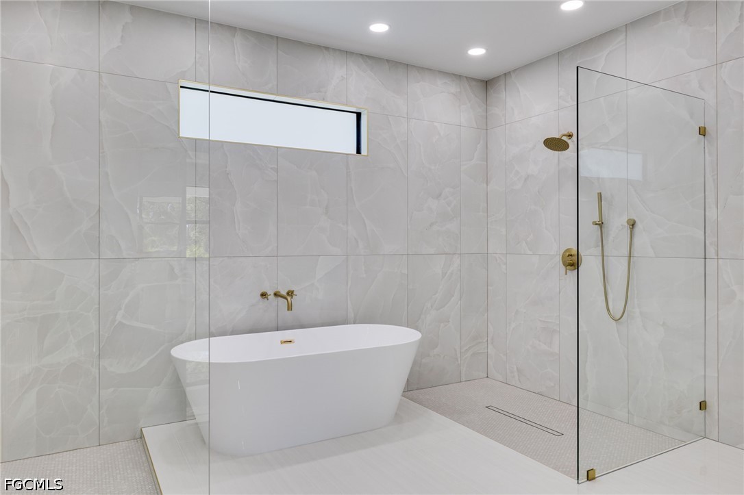 745 Andover Avenue S