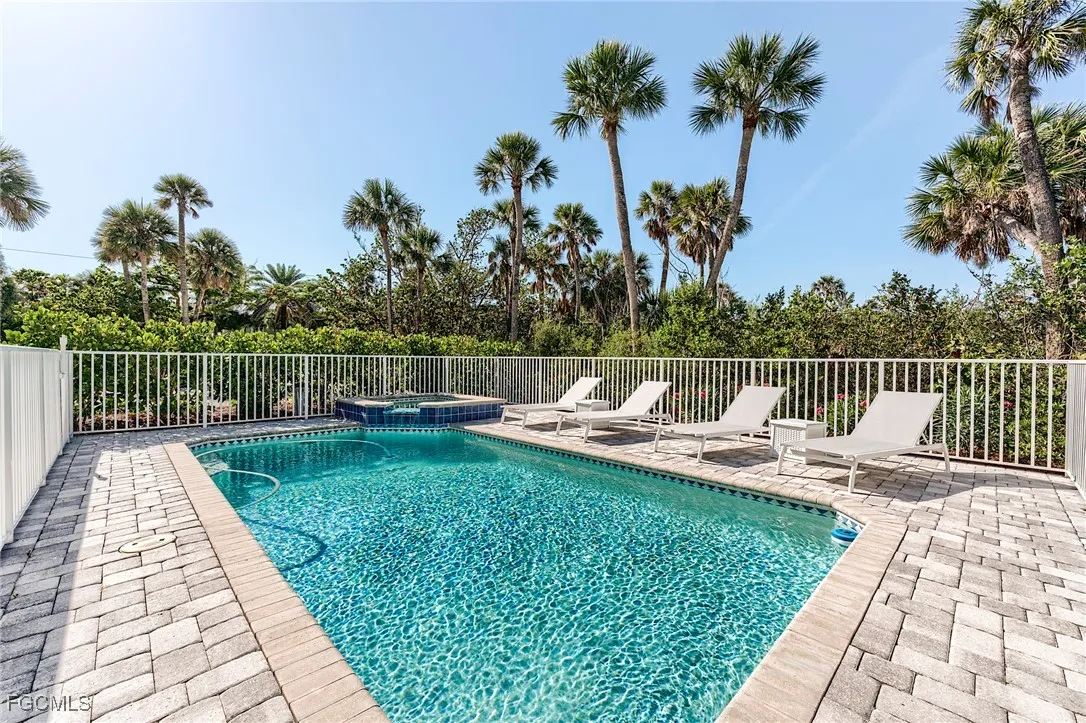 Sanibel, Florida, 33957, United States, 3 Bedrooms Bedrooms, ,2 BathroomsBathrooms,Residential,Active,1960333