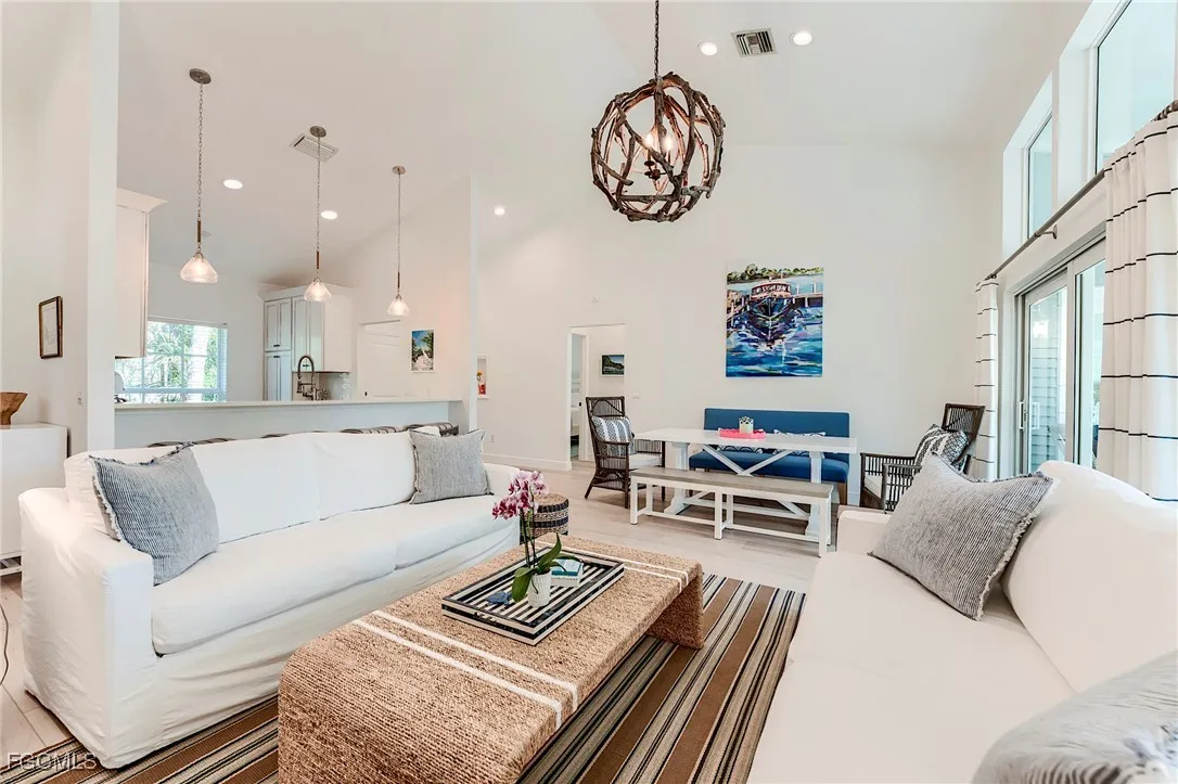 Sanibel, Florida, 33957, United States, 3 Bedrooms Bedrooms, ,2 BathroomsBathrooms,Residential,Active,1960333