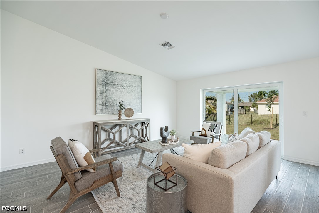 1105 NE 40th Terrace