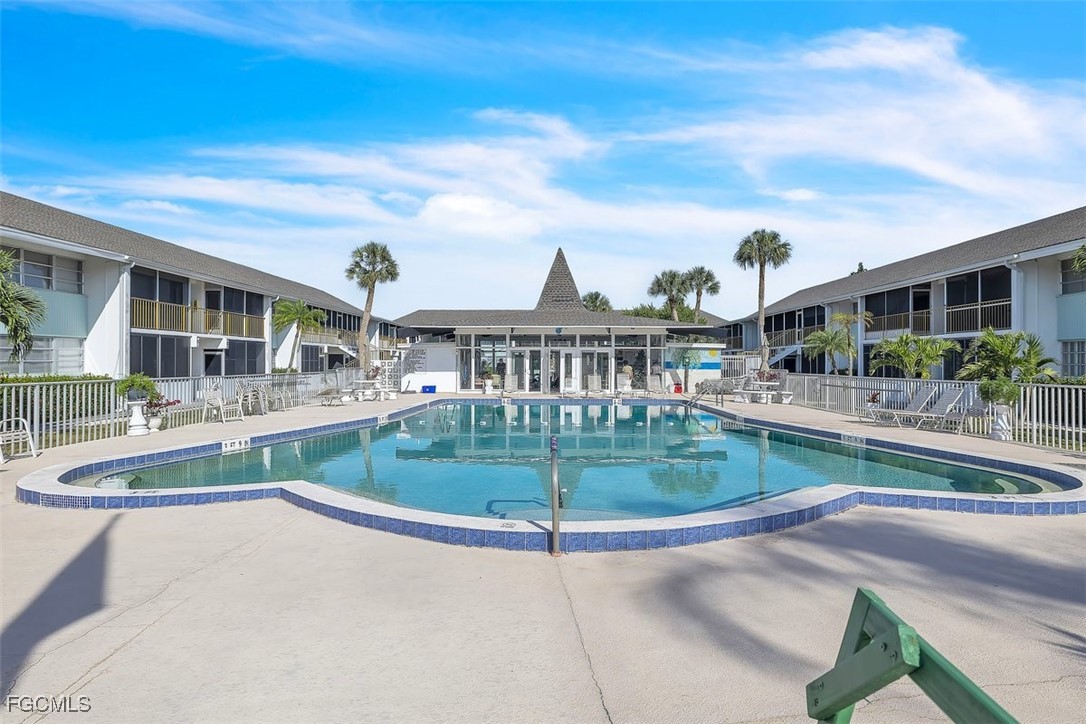 Photo 1 of 27 — 403 SE 43rd Terrace 11, Cape Coral, FL 33904