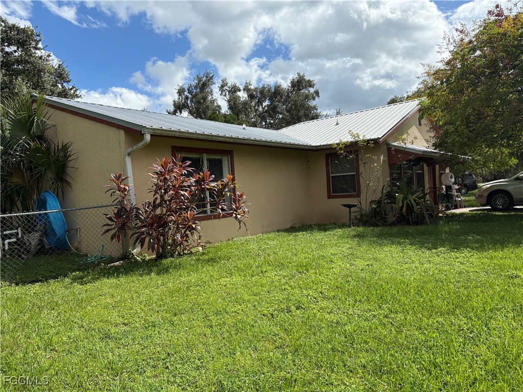 4014 N Edgewater Circle