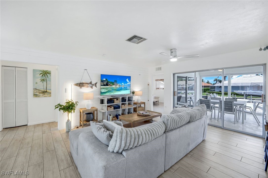 1048 Cottonwood Court
