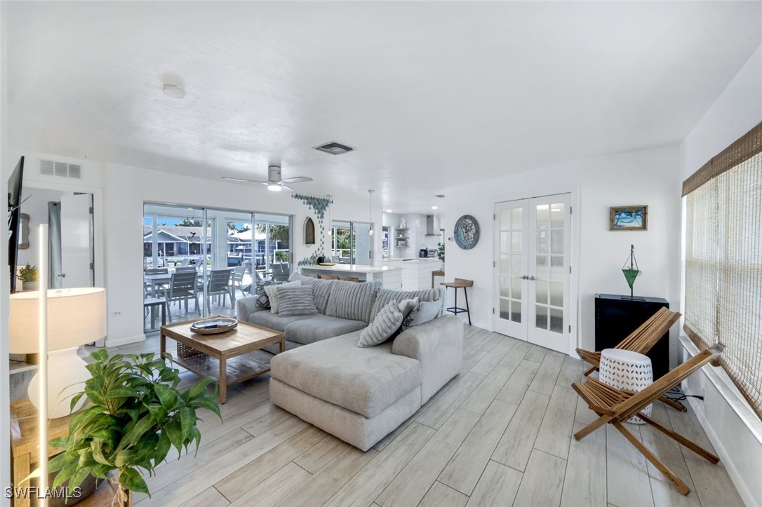 1048 Cottonwood Court