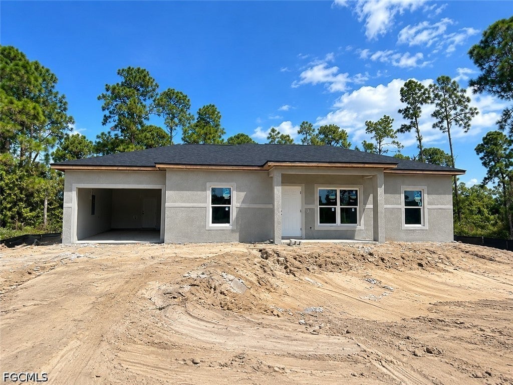 1011 Lakeside Drive